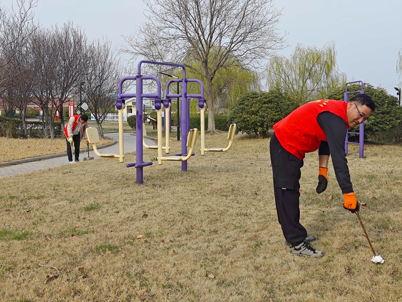 1711962225668037645.jpg 公園衛(wèi)生清潔.jpg